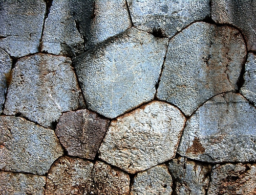 inscriptions on the polygonal wall