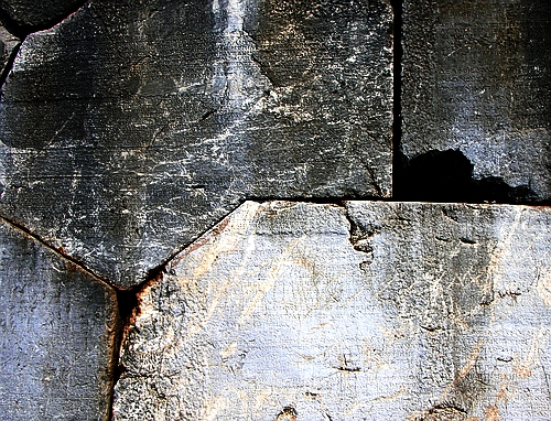 inscriptions on the polygonal wall