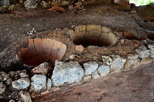 ancient Gitana pithoi