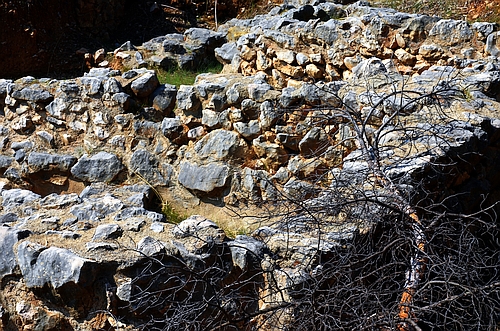 archaeology on Aspis hill