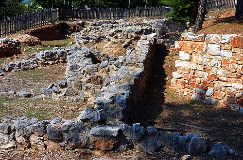 archaeology on Aspis hill