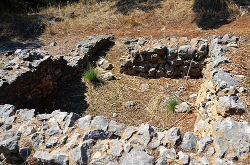 archaeology on Aspis hill