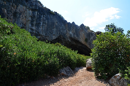 Franchthi cave path