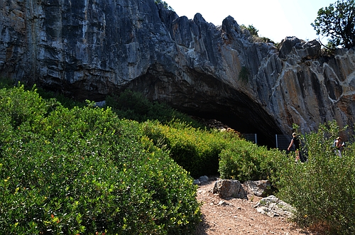Franchthi cave path