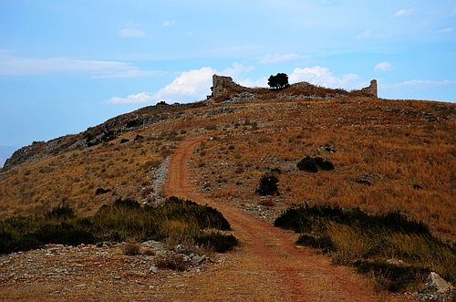 trail to Myloi castle