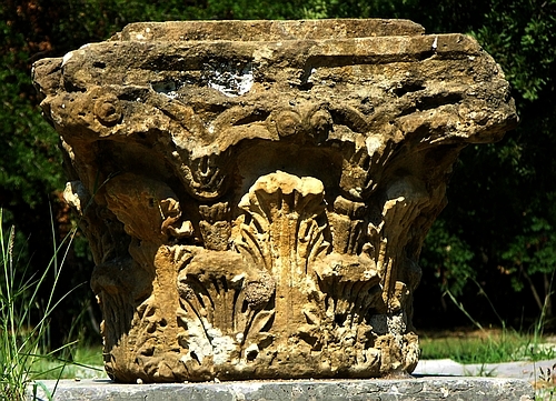 column capital
