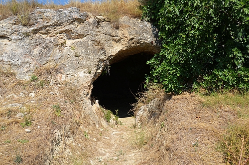 chamber tomb 5