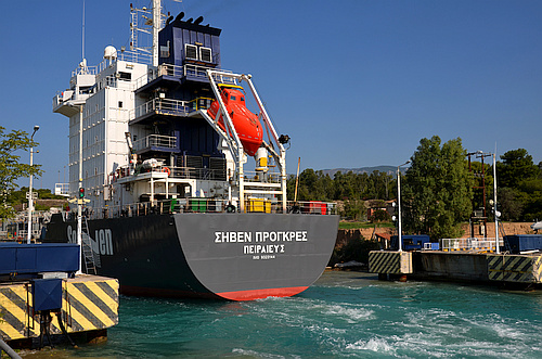 ahip entering Corinth canal border=